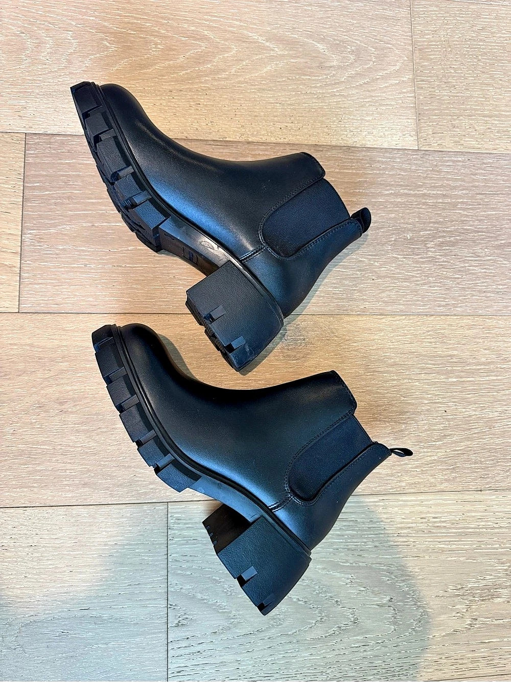 Steve Madden Black Chelsea Ankle Boots| Date Night Casual Fall